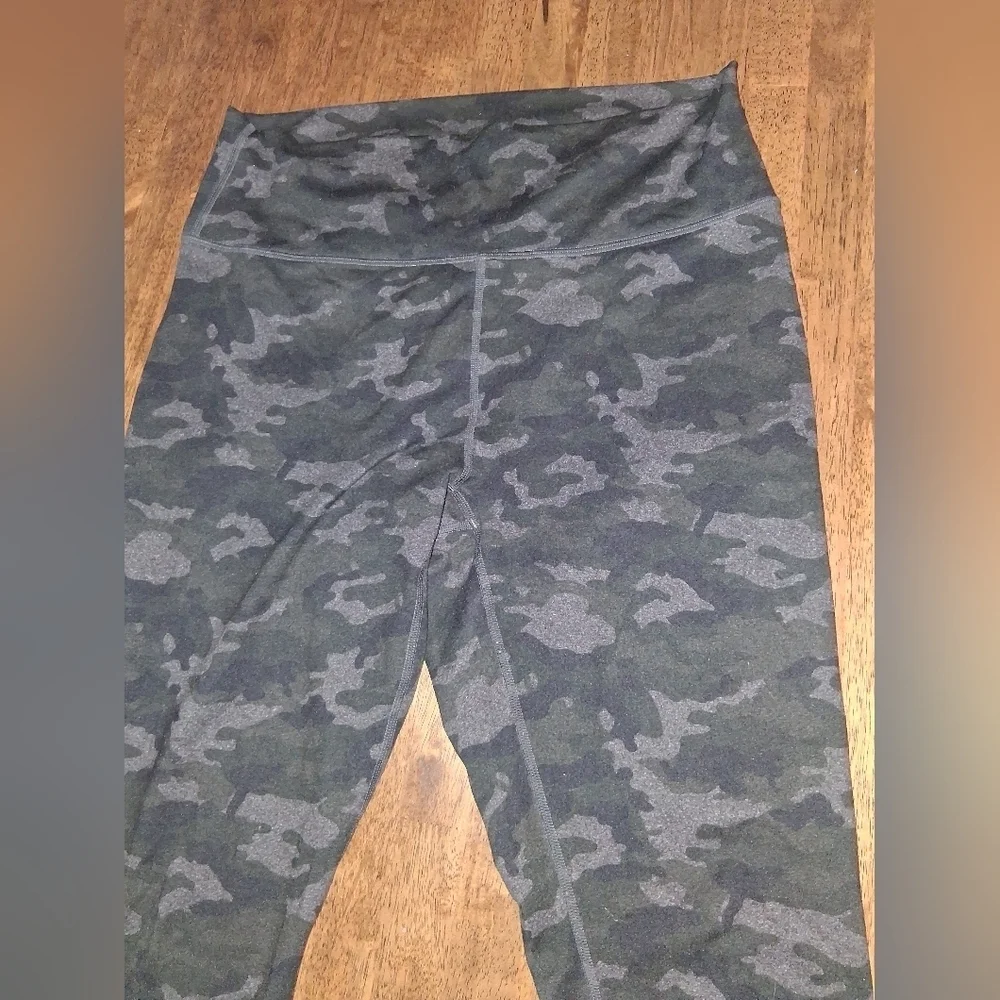 FABLETICS charcoal camo powerhold leggings Sz L